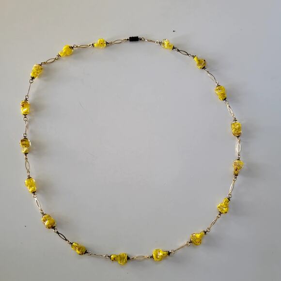 Vintage Yellow Glass Bead Necklace with Gold Tone Links and Barrel Clasp Closure - Picture 1 of 10